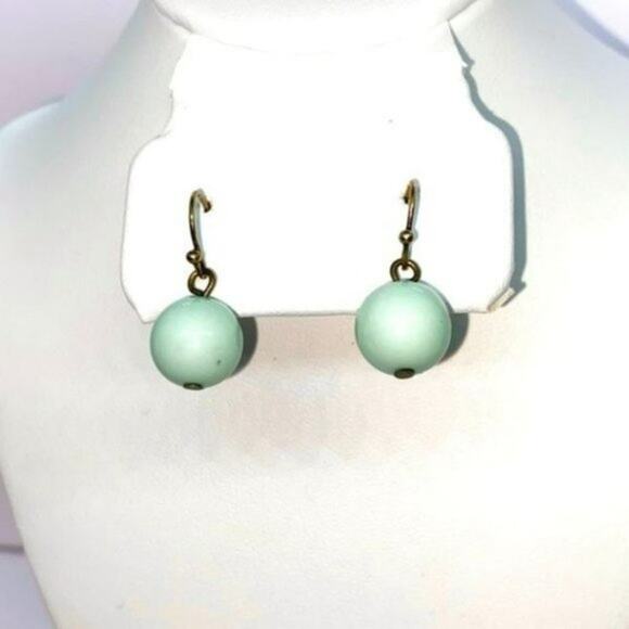 Mint Seafoam Green Dangle Beaded Earrings - Picture 1 of 3